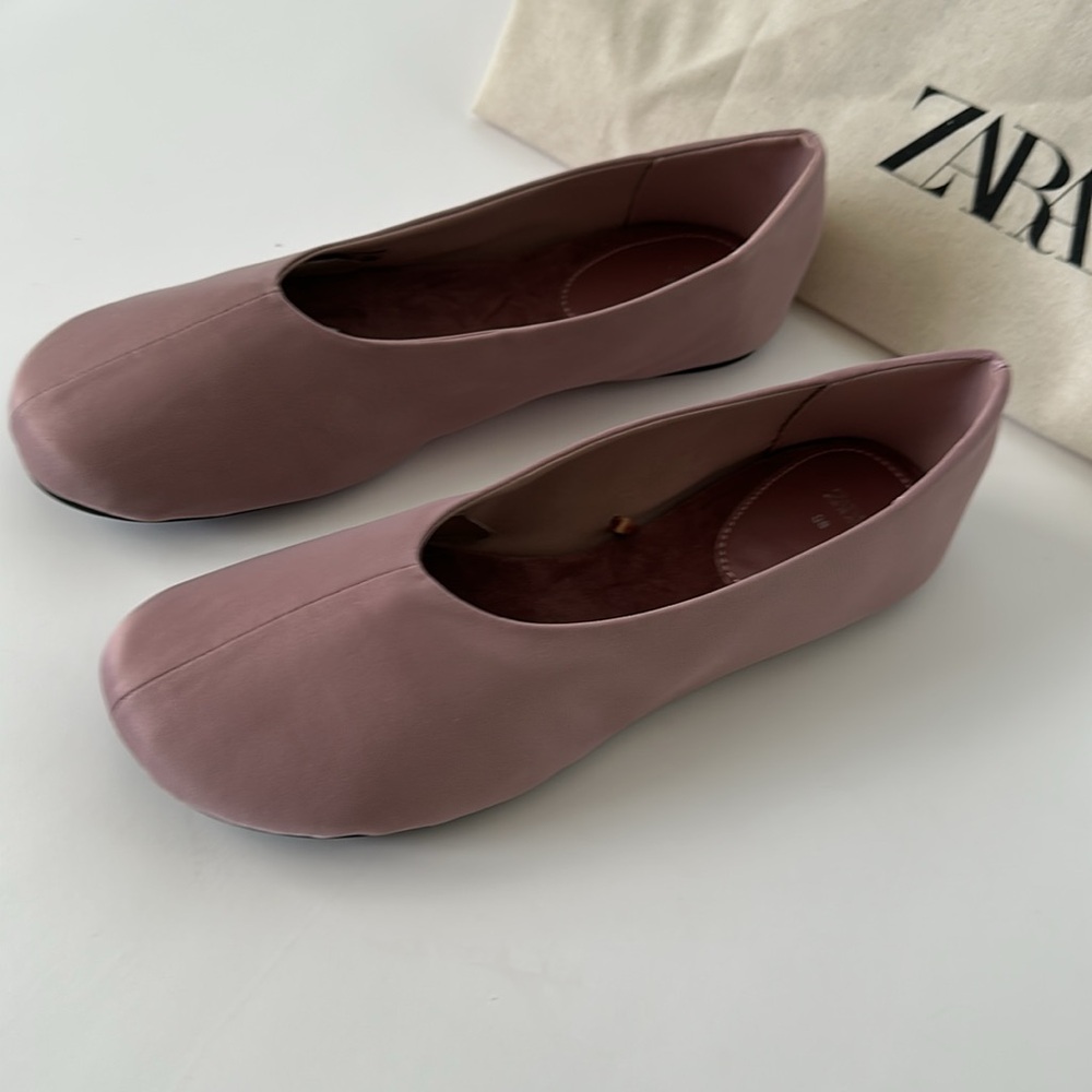 Zara Women's Mauve Flats Size 10